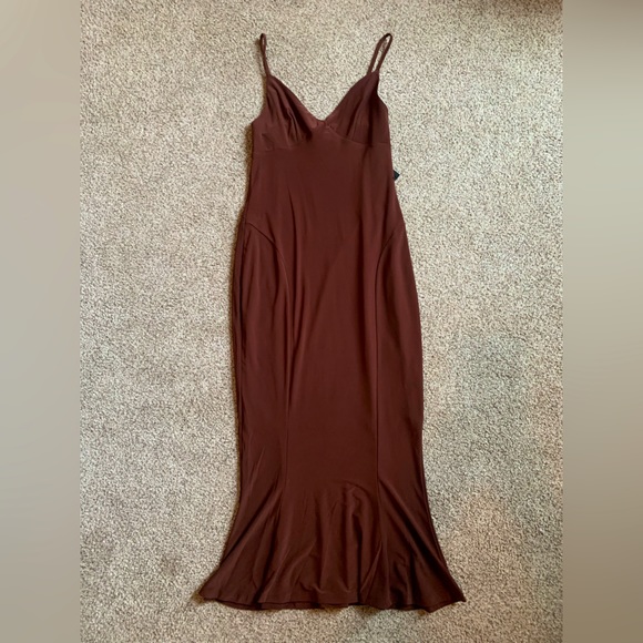 Express Size XS NWT: V-Neck Sleeveless Midi Slip Dress! - Picture 1 of 4